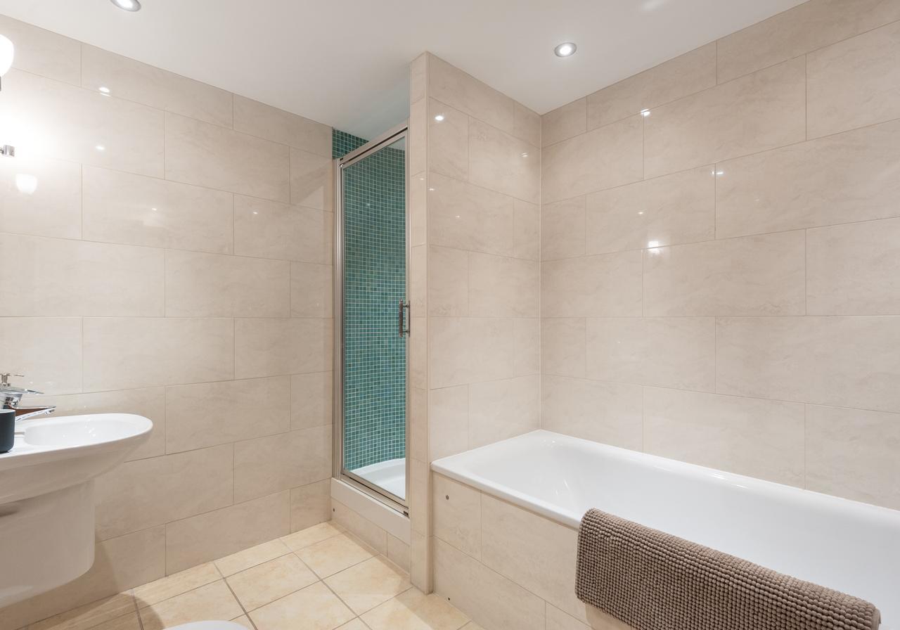 The Holyrood Park Residence Edinburgh Ngoại thất bức ảnh
