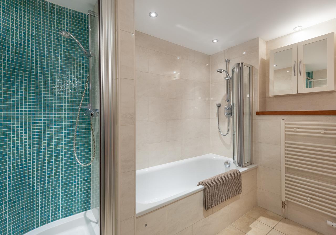 The Holyrood Park Residence Edinburgh Ngoại thất bức ảnh